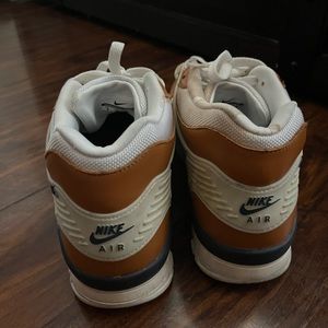 Nike Air Trainer 3 Retro Medicine Ball 2014 Sneaker heads only.